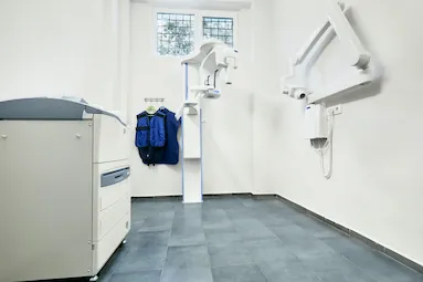 Cameră de radiologie dentară digitală cu aparat panoramic - Happy Clinic Pipera