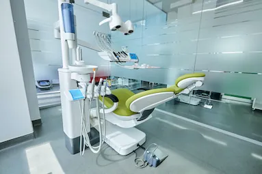 Instrumentar stomatologic modern pe unit dentar - Happy Clinic