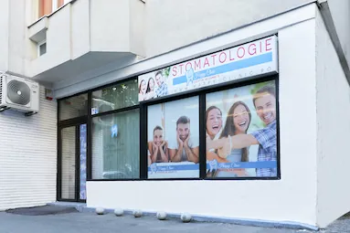 Fațada clinicii stomatologice Happy Clinic din Șoseaua Pipera 9